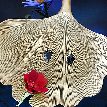 Cercei Sari cu cristale de Obsidian in forma de sageata ❤️ [9]