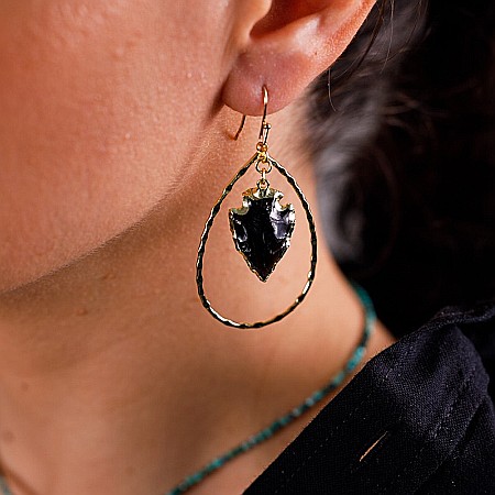 Cercei Sari cu cristale de Obsidian in forma de sageata ❤️ [14]