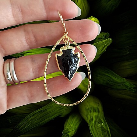 Cercei Sari cu cristale de Obsidian in forma de sageata ❤️ [1]