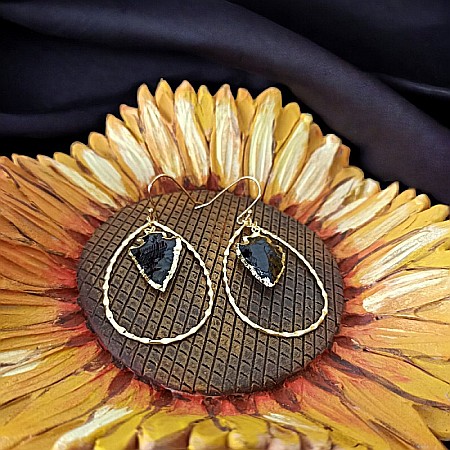 Cercei Sari cu cristale de Obsidian in forma de sageata ❤️ [4]