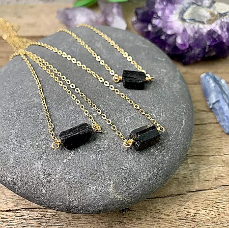 Colier lant cu piatra de turmalina neagra bruta, Aron, placat cu aur de 18K [9]