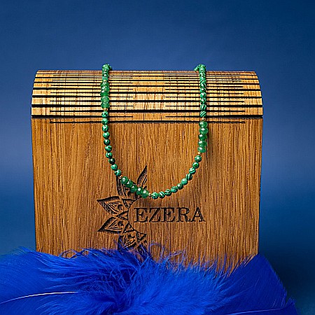 Colier Choker Vishal cu pietre sintetice de Malachit si Jad natural cu accesorii si sistem de inchidere din argint placat cu aur [1]