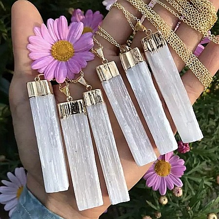 Alama placata cu aur - Colier cu pandantiv din cristal de Selenit, piatra semipretioasa bruta, Sunee, placat cu aur de 18K