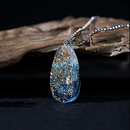 Colier cu pandantiv orgonic cu aripi de inger si cruce din cristale de apatit si cuart energetic [4]