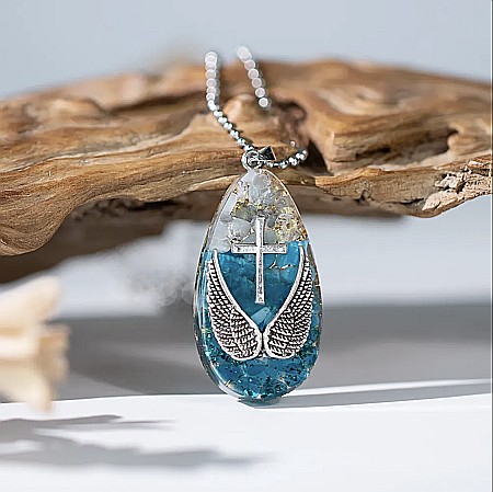 Colier cu pandantiv orgonic cu aripi de inger si cruce din cristale de apatit si cuart energetic [2]