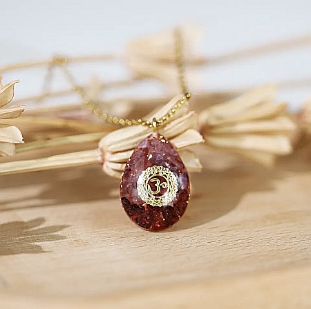 Orgoni - Colier cu Pandantiv Orgonic cu simbol Om din cristale de Granat si Rubelit-cadou spiritual pentru meditatie