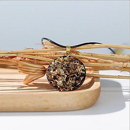 Colier cu pandantiv Orgonic Energetic cu cristale de epidot si granat pentru protectie si meditatie [1]