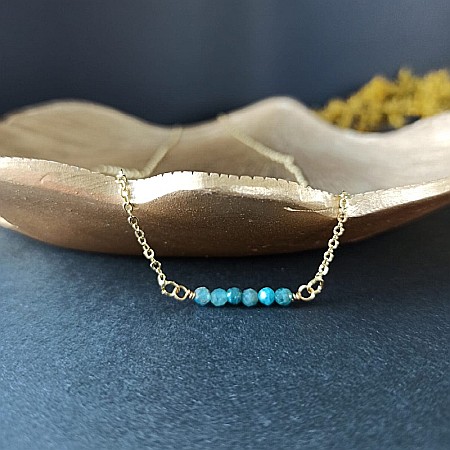 Colier dragut cu margelute mici de piatra semipretioasa de apatit, Ehan, placat cu aur de 18K [3]