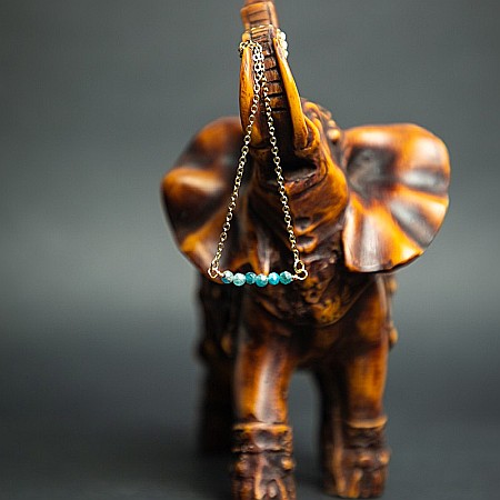 Colier dragut cu margelute mici de piatra semipretioasa de apatit, Ehan, placat cu aur de 18K [12]