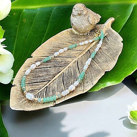 Colier elegant choker Lana din Jad verde si perle cu accesorii din argint placat cu aur [2]