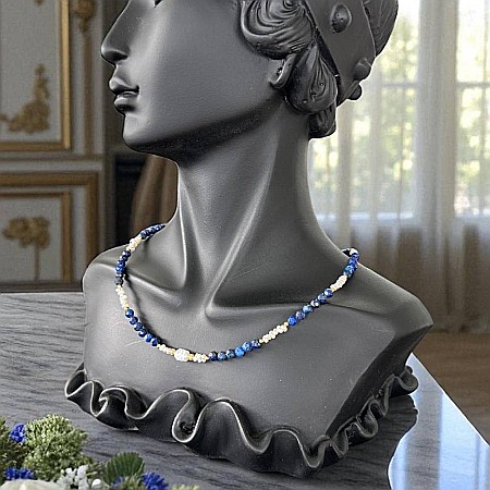 Colier elegant realizat manual din cristale de Lapis Lazuli fatetate si perle de cultura [3]