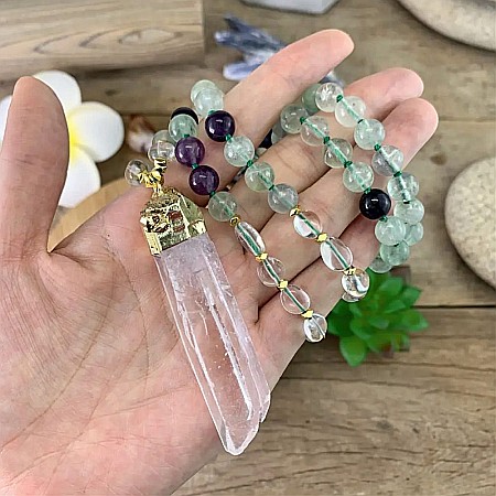 Lanturi / Coliere - Colier Mala 108 margele din cristale de Fluorit si Cuart cu Varf de Cristal de Stanca