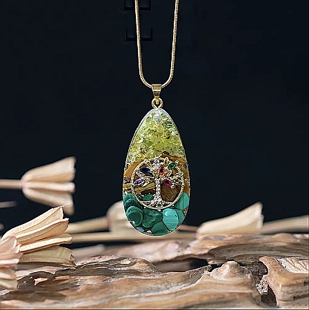 Colier orgonit cu pandantiv Arborele Vietii pentru meditatie, Reiki, Yoga din cristale de peridot, ochi de tigru si malachit