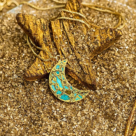 Comunica cu incredere purtand la gat Lantul cu Pandantiv Turcoaz Moon placat cu aur de 18K [3]