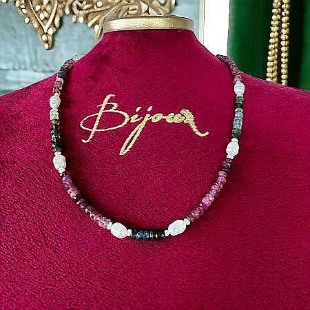 Lanturi / Coliere - Descopera Magia si Eleganta in Colierul Nostru Unic din Perle Naturale si Cristale de Turmalina Multicolora cu argint