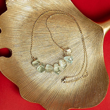 Mali, colier cu pietre brute neregulate, cristale de Apatit, placat cu aur de 18K [11]