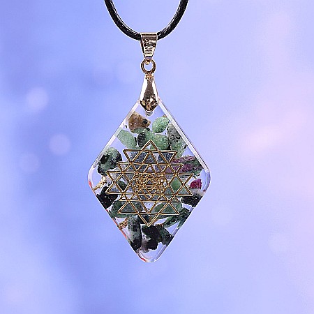 Medalion orgonic cristal Epidot, Vandana, cu simbol SriYantra [3]