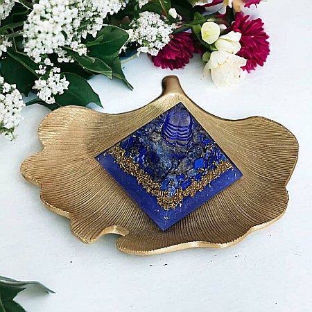 Obtine o perspectiva asupra scopului vietii tale cu piramida orgonica din cristale Lapis Lazuli [5]