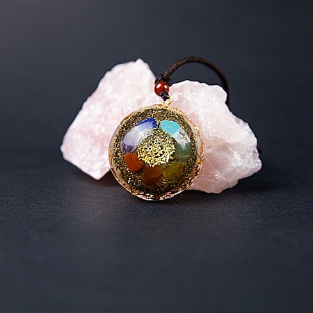 Pandantiv orgonic “ALVITA” 7 Chakre din Piatra Lunii, Foite de Cupru cu Simbol Sri Yantra, 3.6cm [3]