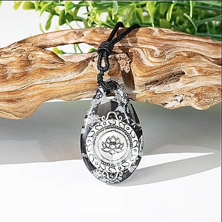 Orgoni - Pandantiv Orgonic din cristale de Obsidian Fulg de Nea - Bijuterie Energetica cu simbol Lotus pentru Meditatie