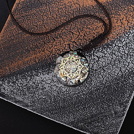 Pandantiv orgonic “SIMBA” din Piatra Lunii, Bucatele de Scoici si Foite de Cupru cu Simbol Sri Yantra, 3.6 cm [2]