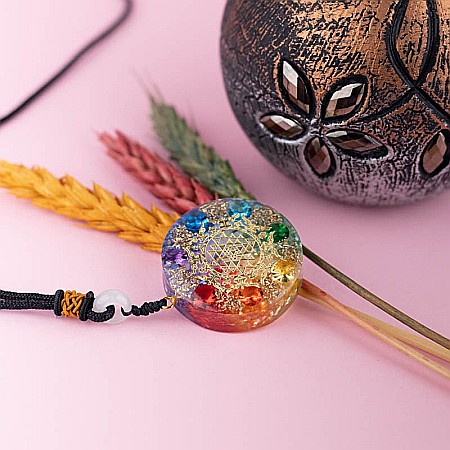 Pandantiv orgonic ”VIVIAN” 7 Chakre din Piatra Luminoasa, Foite de Cupru, Minerale de Zircon cu simbol Sri Yantra, 3.6cm [1]