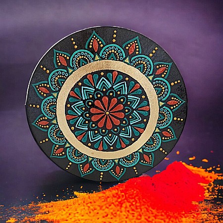 Pictura mandala realizata cu culori acrilice pe suport de lemn, 30 cm [4]