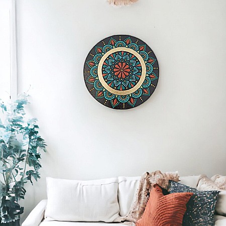 Pictura mandala realizata cu culori acrilice pe suport de lemn, 30 cm [6]