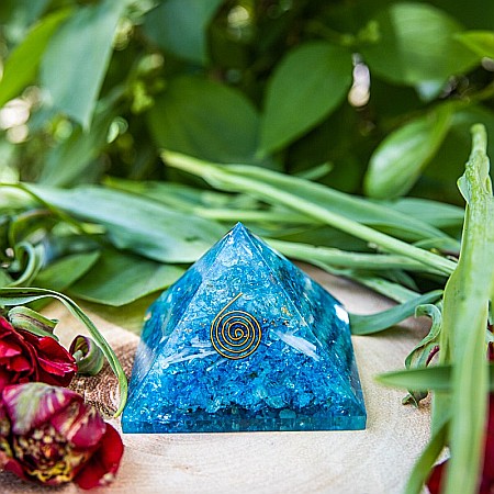 Piramida Orgonica Azurite din Cristale de Acvamarin, Cuart Alb, Praf de Cupru si Spirala Vibrationala de Cupru [3]