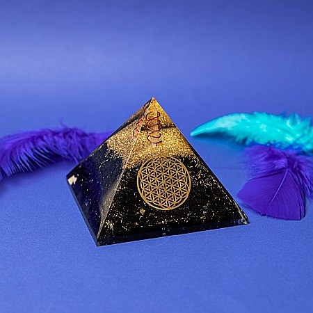 Piramida orgonica cu cristale de Shungit si cristal de cuart vibrational cu simbol Floarea Vietii [4]