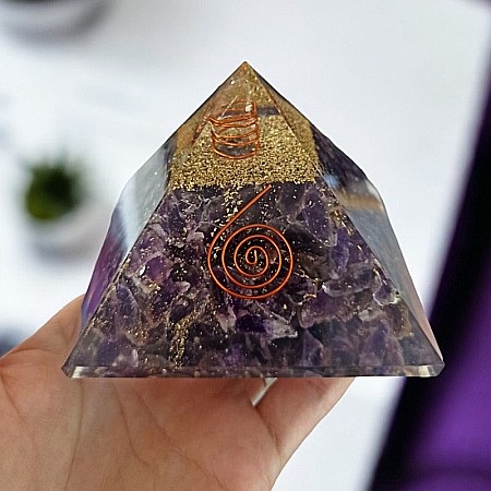 Piramida orgonica din cristale de Ametist Arya, cu spirala de Cupru si varf de Cuart [1]