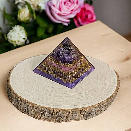 Bucura-te de armonie si liniste cu piramida orgonica din Cuart Roz, Rodonit si Ametist cu cristal de Cuart vibrational [7]
