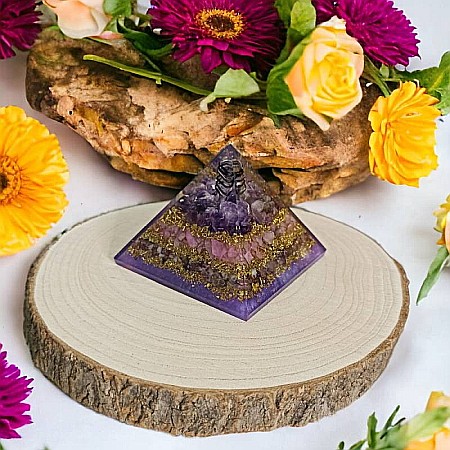 Bucura-te de armonie si liniste cu piramida orgonica din Cuart Roz, Rodonit si Ametist cu cristal de Cuart vibrational [5]