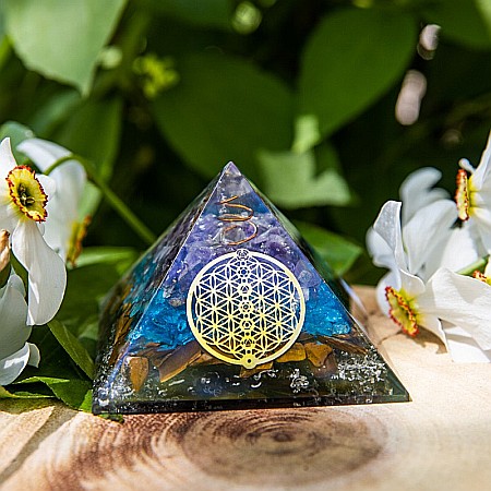 Piramida Orgonica Oseye din Pietre Semipretioase din Ochi de Tigru, Cristale de Acvamarin, Ametist si Simbol Floarea Vietii [1]