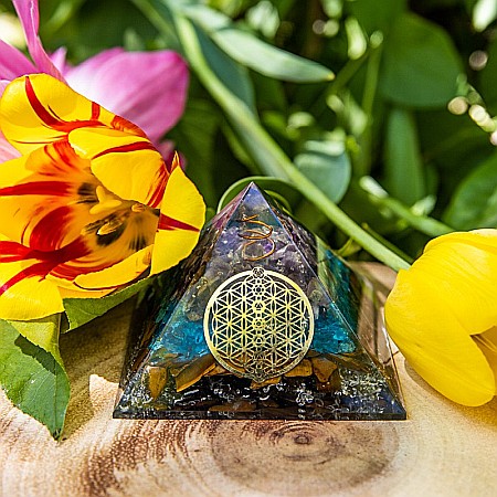 Piramida Orgonica Oseye din Pietre Semipretioase din Ochi de Tigru, Cristale de Acvamarin, Ametist si Simbol Floarea Vietii [3]