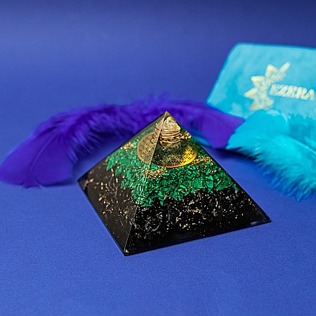 Piramida orgonica pentru protectie energetica Nera, cu cristale de Malachit si Turmalina [8]