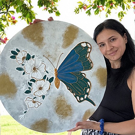 Tablouri Mandala - Tablou handmade 'Fluturele Inflorit' realizat pe suport de lemn de 60 cm