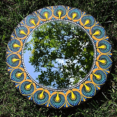 Tablou mandala pictat in tehnica punctului cu oglinda- 30 cm [3]