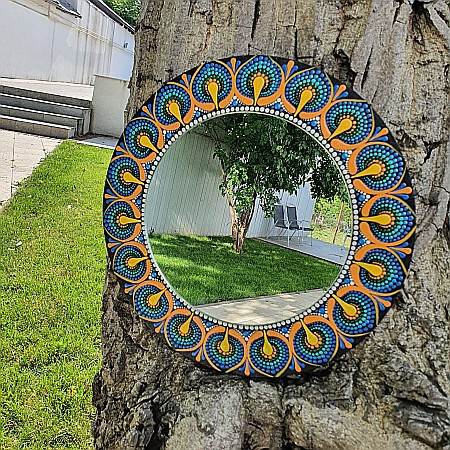 Tablouri Mandala - Tablou mandala pictat in tehnica punctului cu oglinda- 30 cm