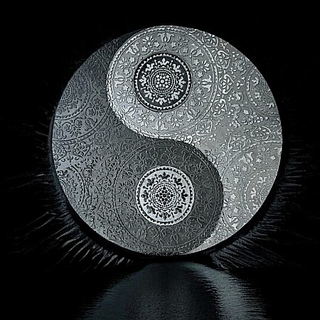 Yin&Yang Mandala, tablou unicat realizat manual pe suport de lemn de 40 cm [1]