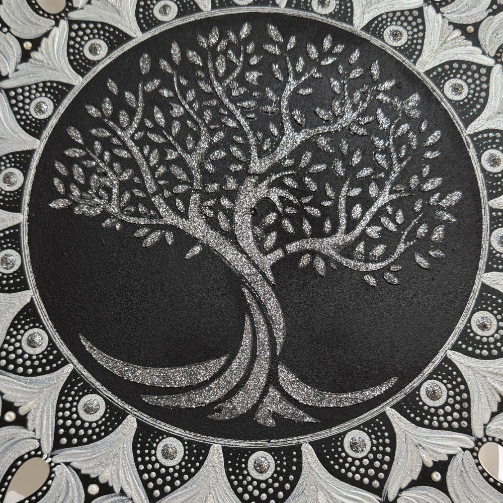 O mandala sclipitoare- Copacul Vietii- Negru-Argintiu- 40 cm O mandala sclipitoare- Copacul Vietii- Negru-Argintiu- 40 cm