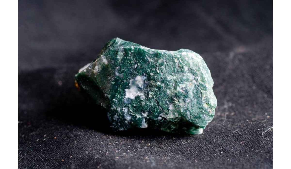 Atrage spiritele naturii cu piatra Moss Agate (Agat Muschi)