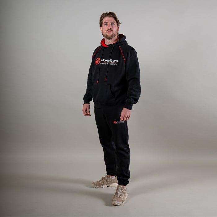 Pantaloni Jogging, al 200-lea GP [1]