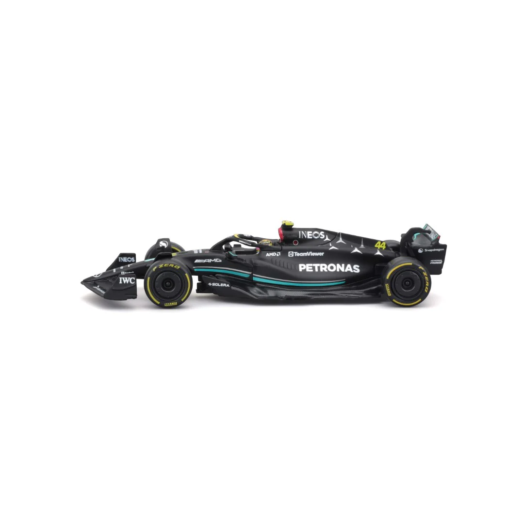 Mercedes AMG F1 W14 EPerformance Hamilton, cu cască [4]
