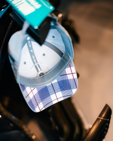 Șapcă gri Silver Arrows Driver, ediție specială 2025 [1]