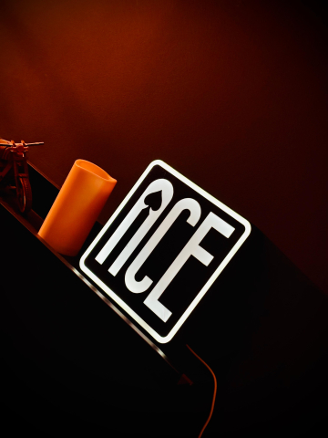 Personalizabile - Logoul tau luminat