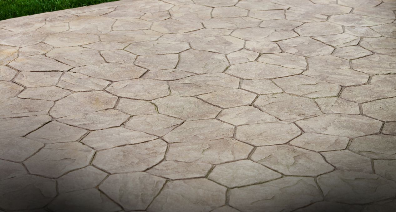 beton amprentat in curte