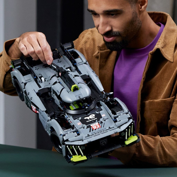 LEGO TECHNIC PEUGEOT 9X8 24H HYBRID HYPERCAR 42156 [3]