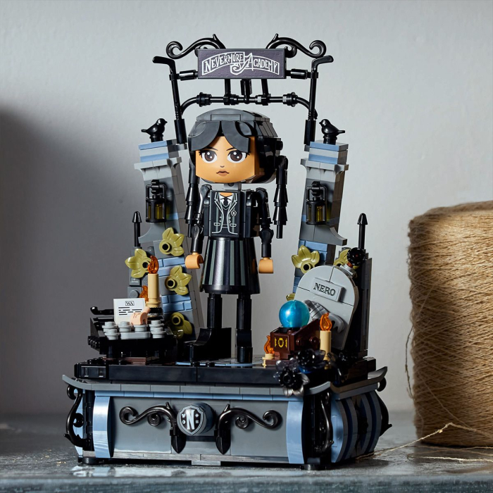 LEGO WEDNESDAY FIGURINA WEDNESDAY ADDAMS 76780 [3]