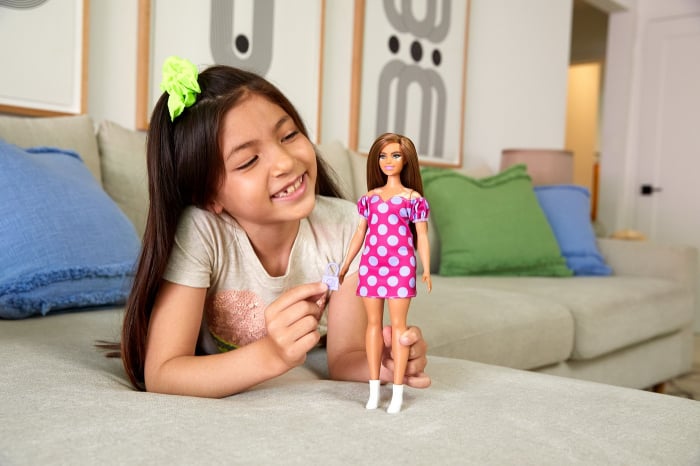 PAPUSA BARBIE FASHIONISTA SATENA CU ROCHIE ROZ CU BULINE [3]